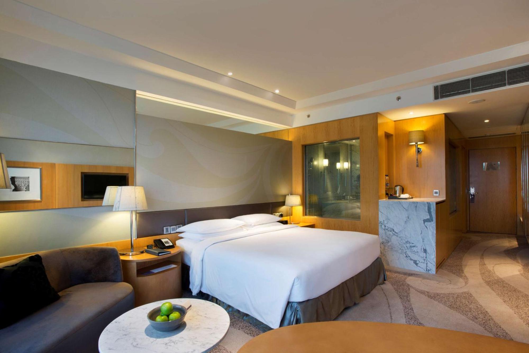 King Suite on Food & Soft Beverages on Spa & Confirmed late check out till 1400 Hrs